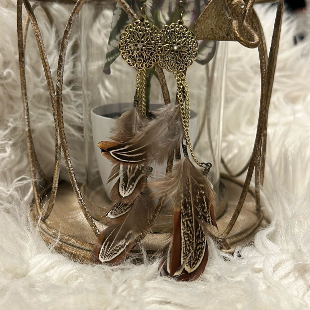 3/30$ Feathered earrings